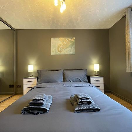 No24 - 2-Bed Boutique Apartment - Hosted By Hutch Lifestyle Leamington Spa Exterior foto