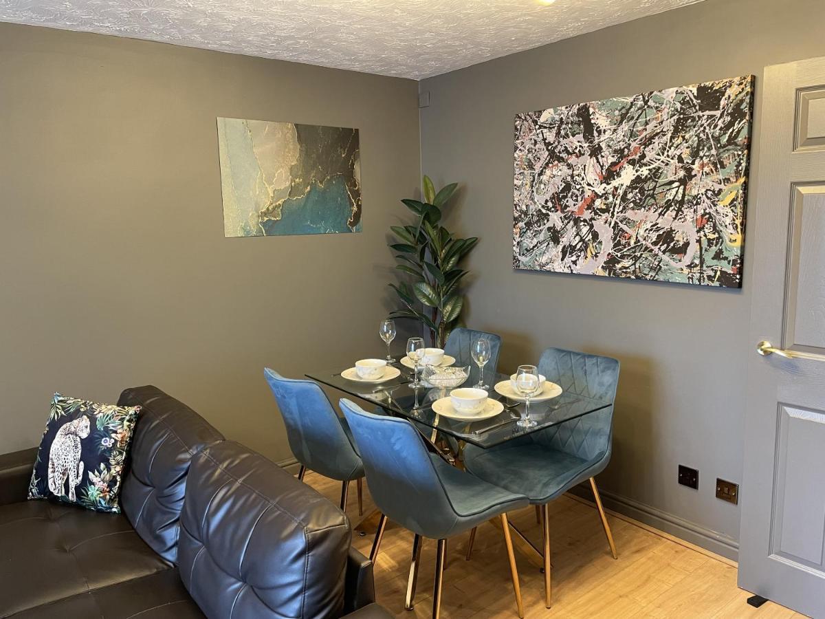 No24 - 2-Bed Boutique Apartment - Hosted By Hutch Lifestyle Leamington Spa Exterior foto