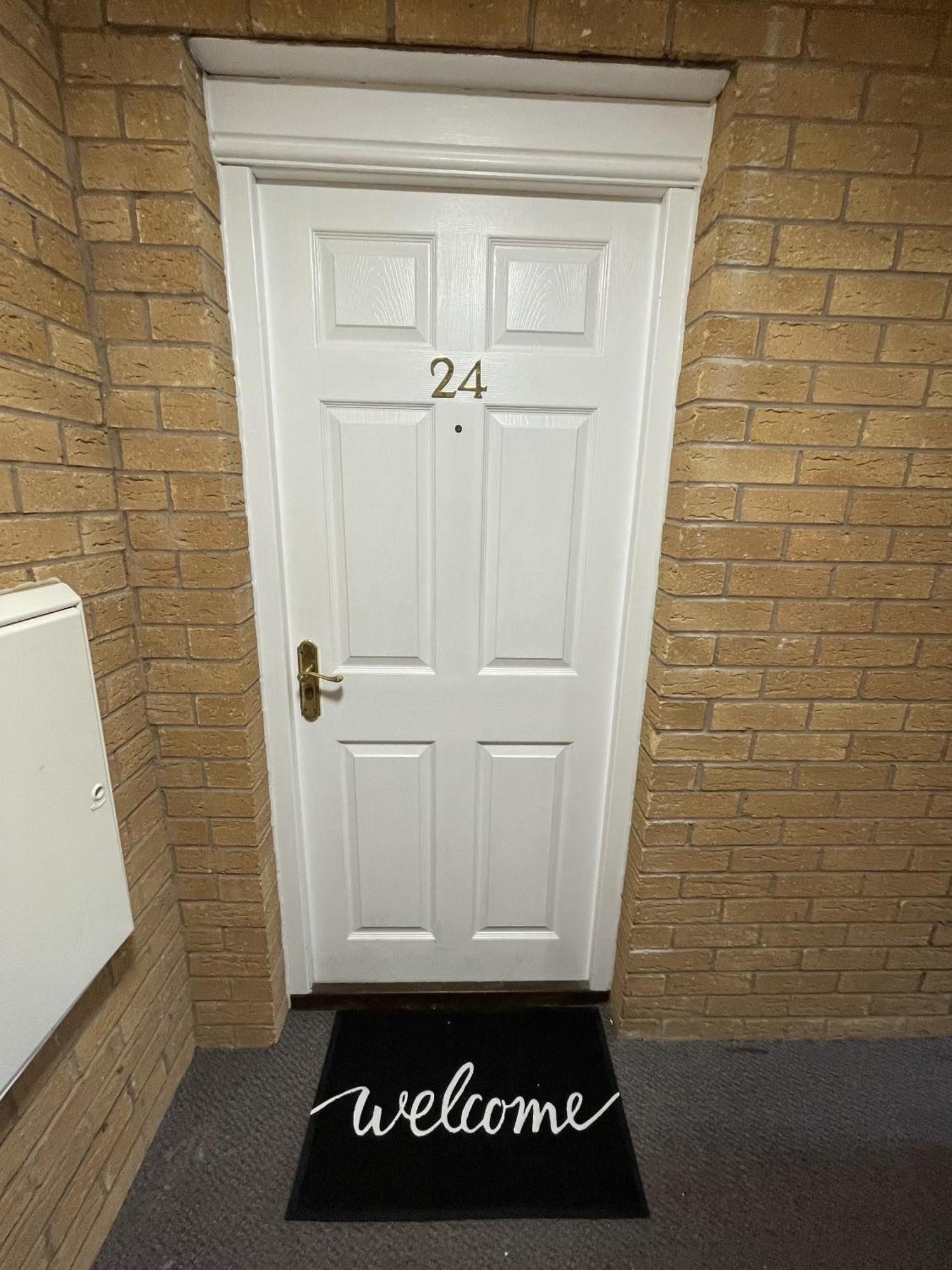 No24 - 2-Bed Boutique Apartment - Hosted By Hutch Lifestyle Leamington Spa Exterior foto